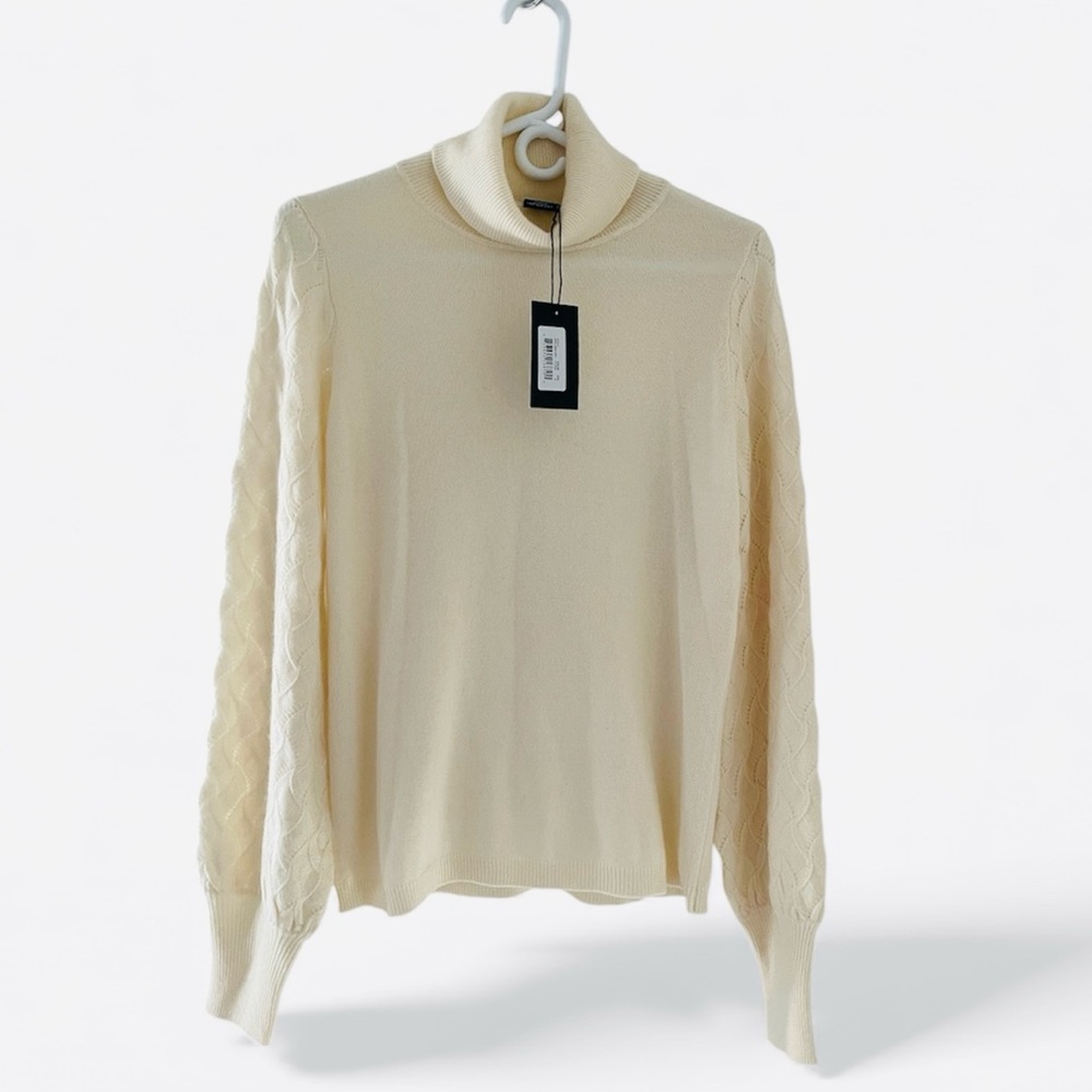 NWT Sofia Cashmere Size Medium Ivory Knit Sweater
